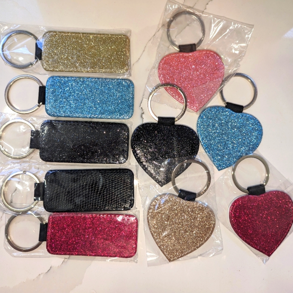 25 pack Sublimation keychains. Hearts. Rectangles. Glittery. Custom. Bundle!!